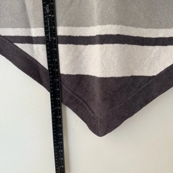 Barefoot Dreams Cape / Shawl One Size Gray Striped sweater - Picture 7 of 7
